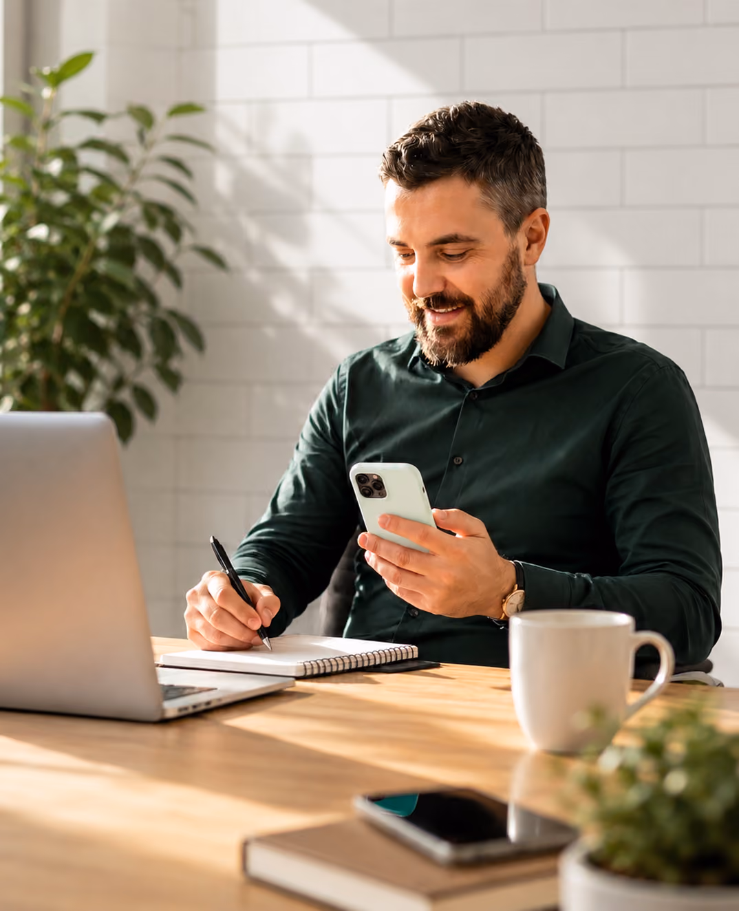 Business advisor supporting a client